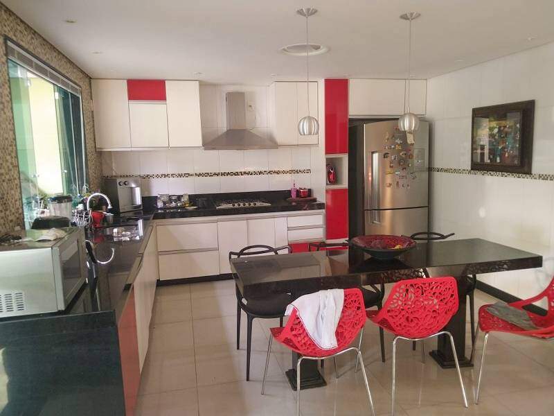Casa à venda no SANTA MÔNICA: 