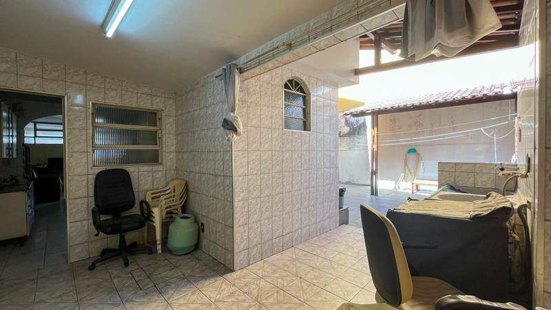 Casa à venda no CONJUNTO CELSO MACHADO: 