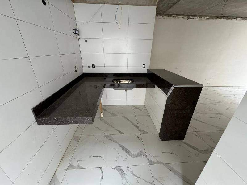 Casa à venda no Itapoã: 
