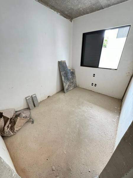 Casa à venda no Itapoã: 