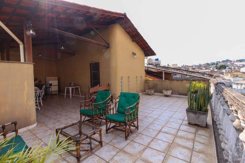 Casa à venda no CARLOS PRATES: 