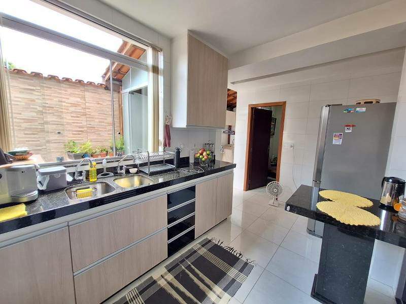 Casa à venda no Renascença: 