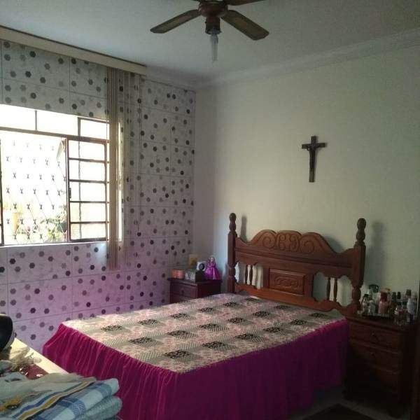 Casa à venda no Planalto: 