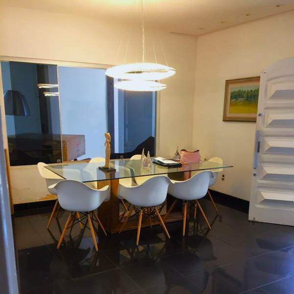 Casa à venda no Planalto: 