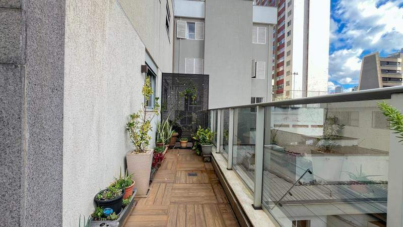 Casa à venda no Lourdes: 