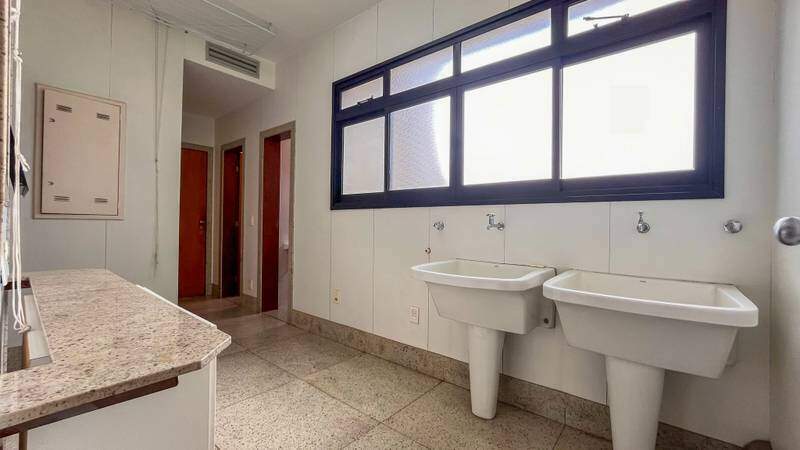 Apartamento à venda no Lourdes: 