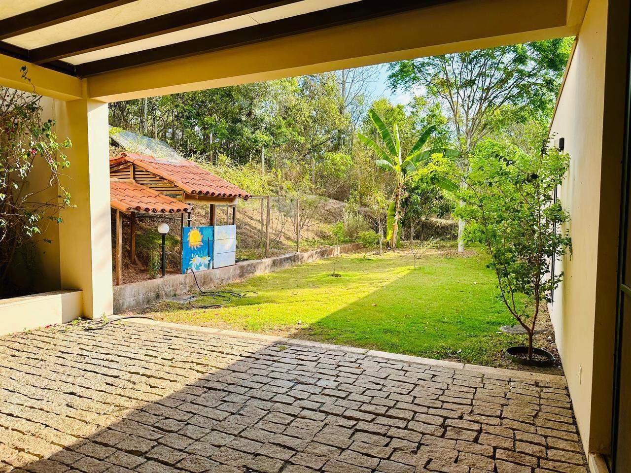 Casa para aluguel no São Sebastião das Águas Claras: whatsapp-image-2024-10-02-at-17-02-36-11728002096850.jpeg