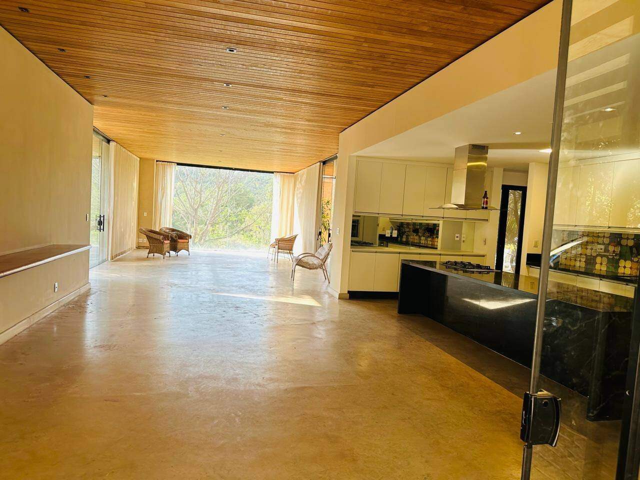 Casa para aluguel no São Sebastião das Águas Claras: whatsapp-image-2024-10-02-at-17-02-36-131728002096450.jpeg