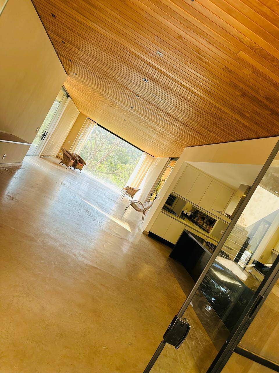 Casa para aluguel no São Sebastião das Águas Claras: whatsapp-image-2024-10-02-at-17-02-36-141728002096693.jpeg
