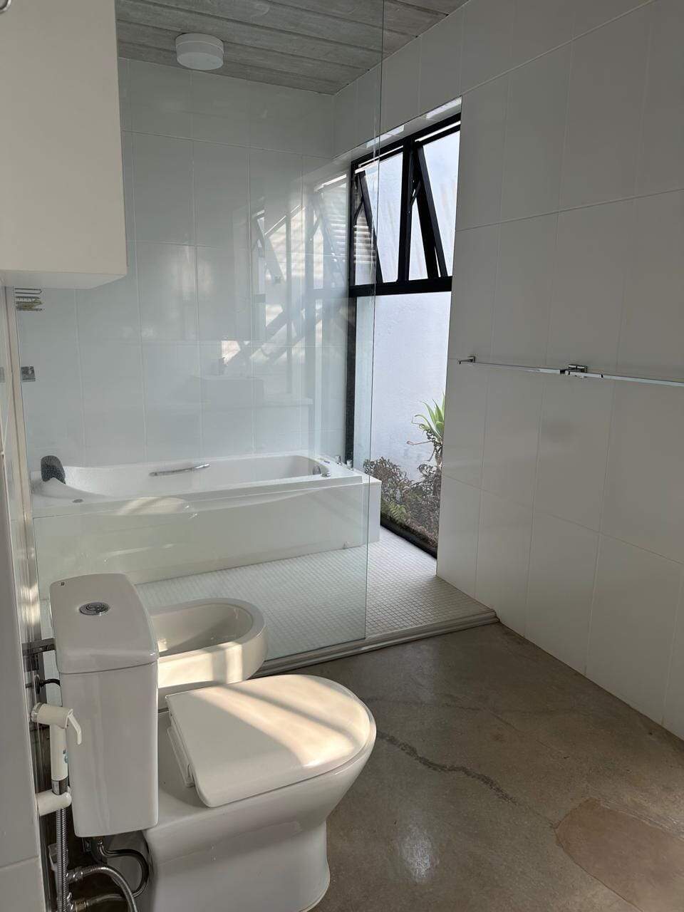 Casa para aluguel no São Sebastião das Águas Claras: whatsapp-image-2024-10-02-at-17-02-36-151728002096862.jpeg