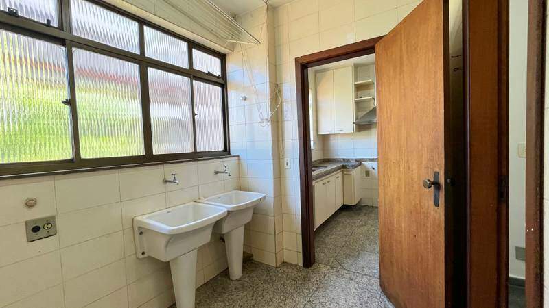 Apartamento à venda no Coração de Jesus: 