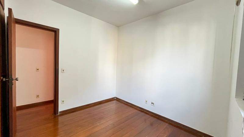 Apartamento à venda no Coração de Jesus: 