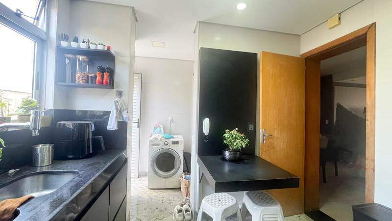 Casa à venda no Buritis: 