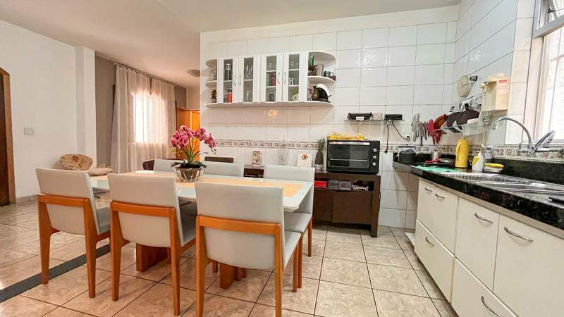 Casa à venda no Buritis: 