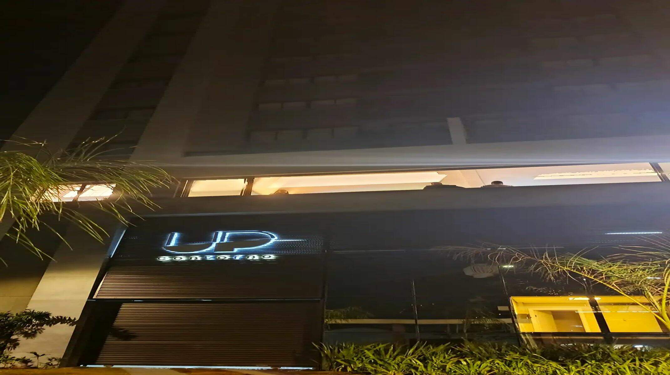 Apartamento à venda no Serra: Vista a noite da fachada