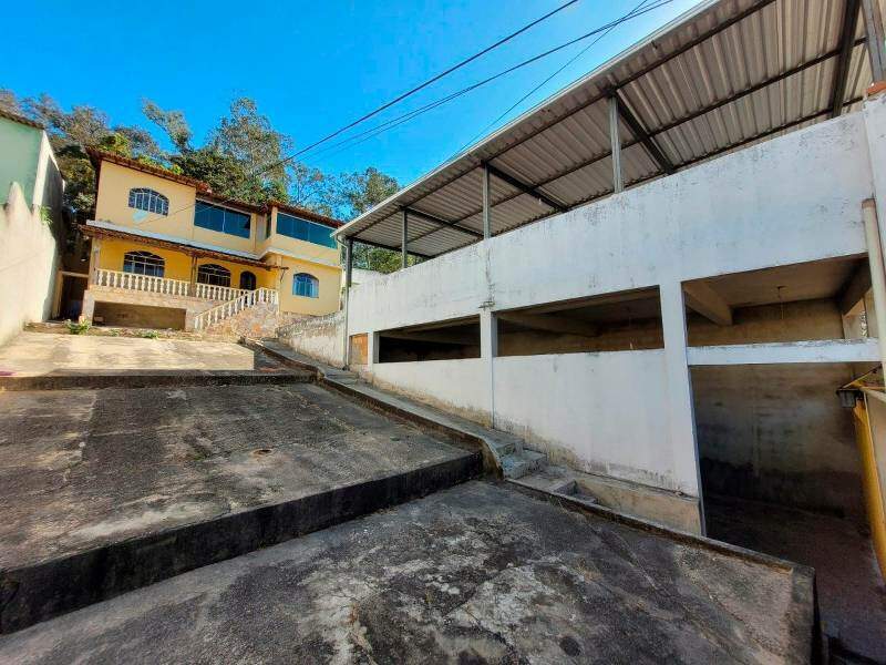 Casa à venda no CENÁCULO: 