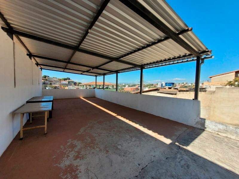 Casa à venda no CENÁCULO: 