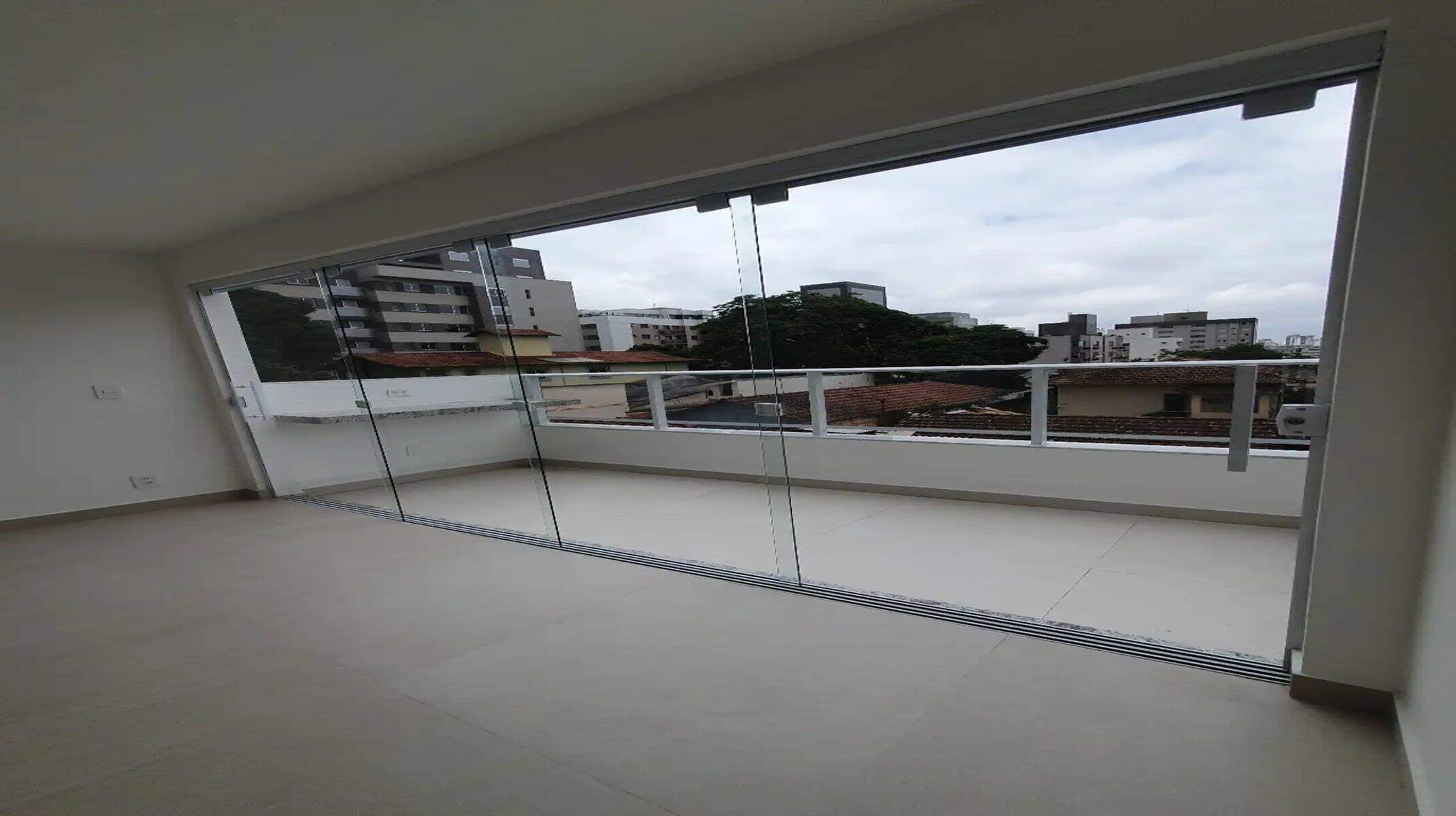Apartamento à venda no Santa Efigênia: TIPO - Varanda