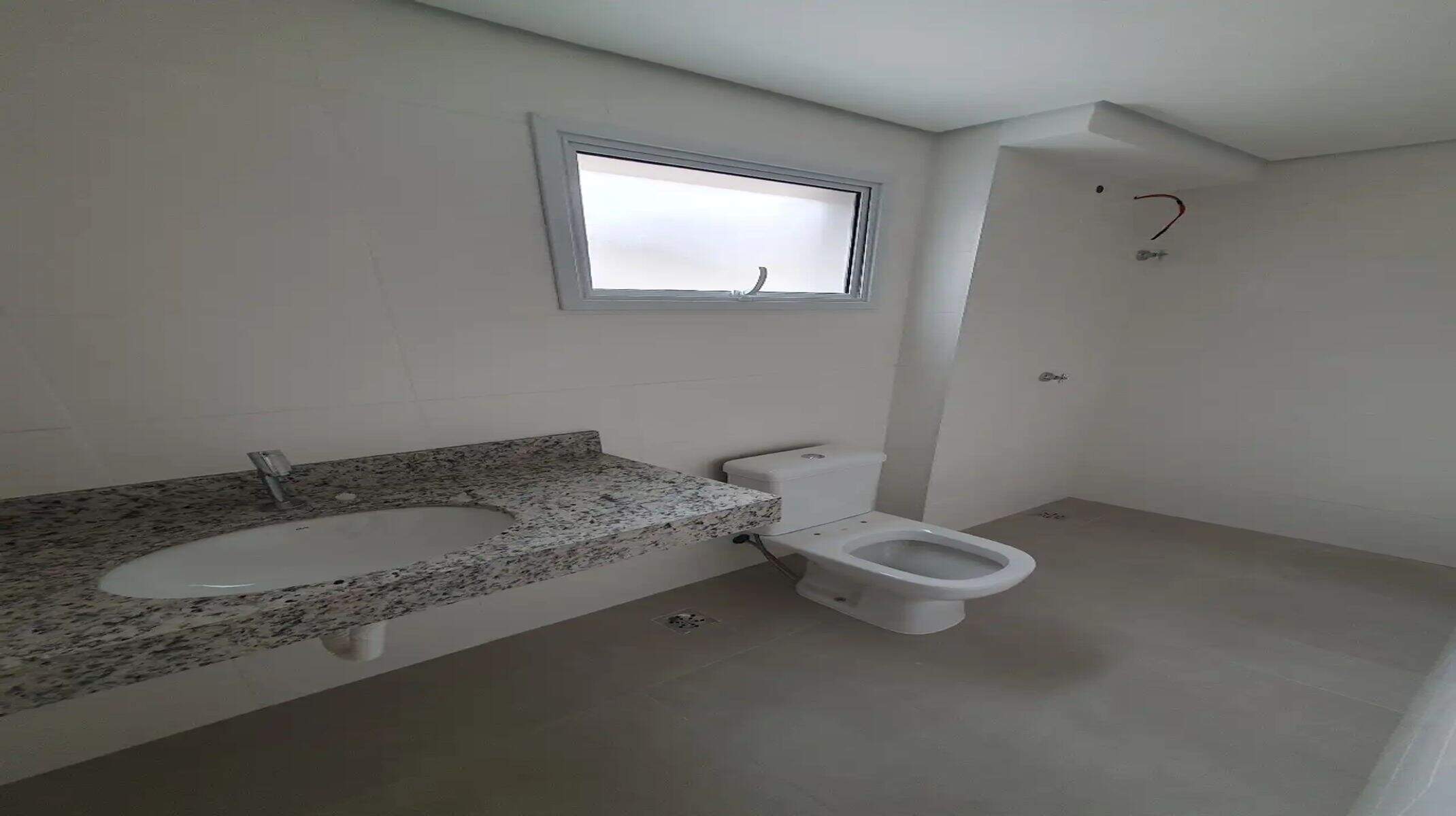 Apartamento à venda no Santa Efigênia: TIPO - Banheiro Social