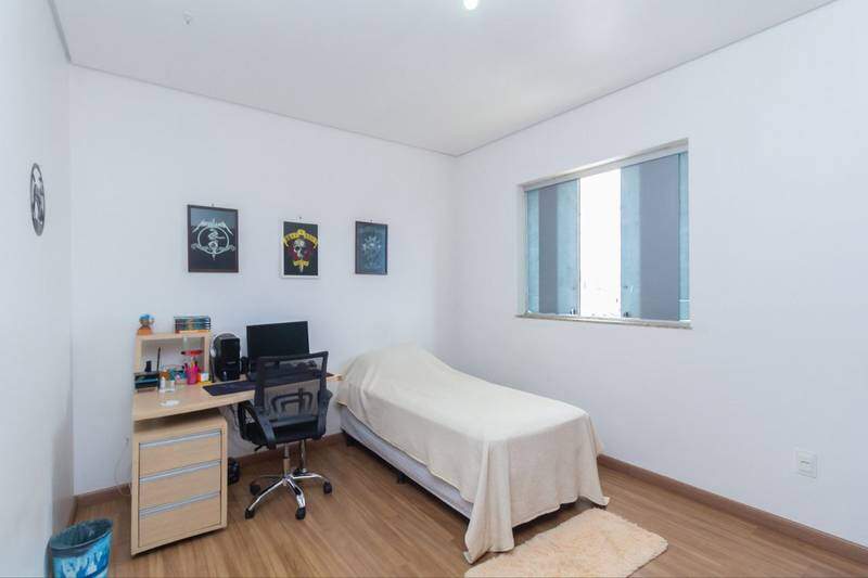 Casa à venda no Estoril: 