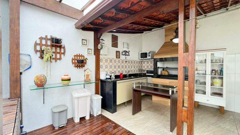 Casa à venda no Planalto: 