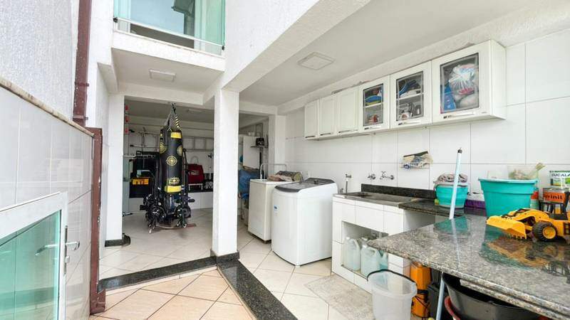 Casa à venda no Planalto: 