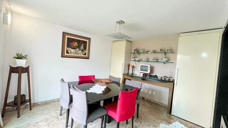 Casa à venda no Planalto: 