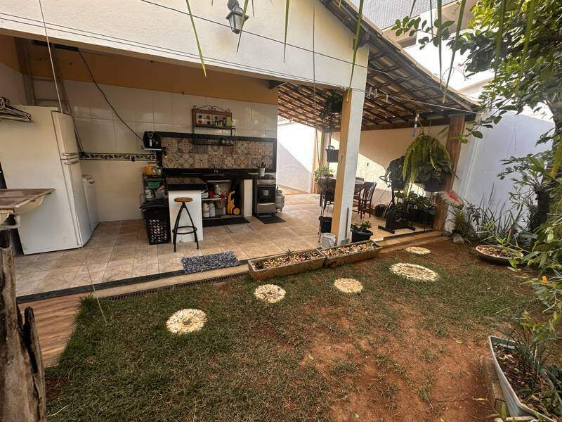 Casa à venda no Fernão Dias: 