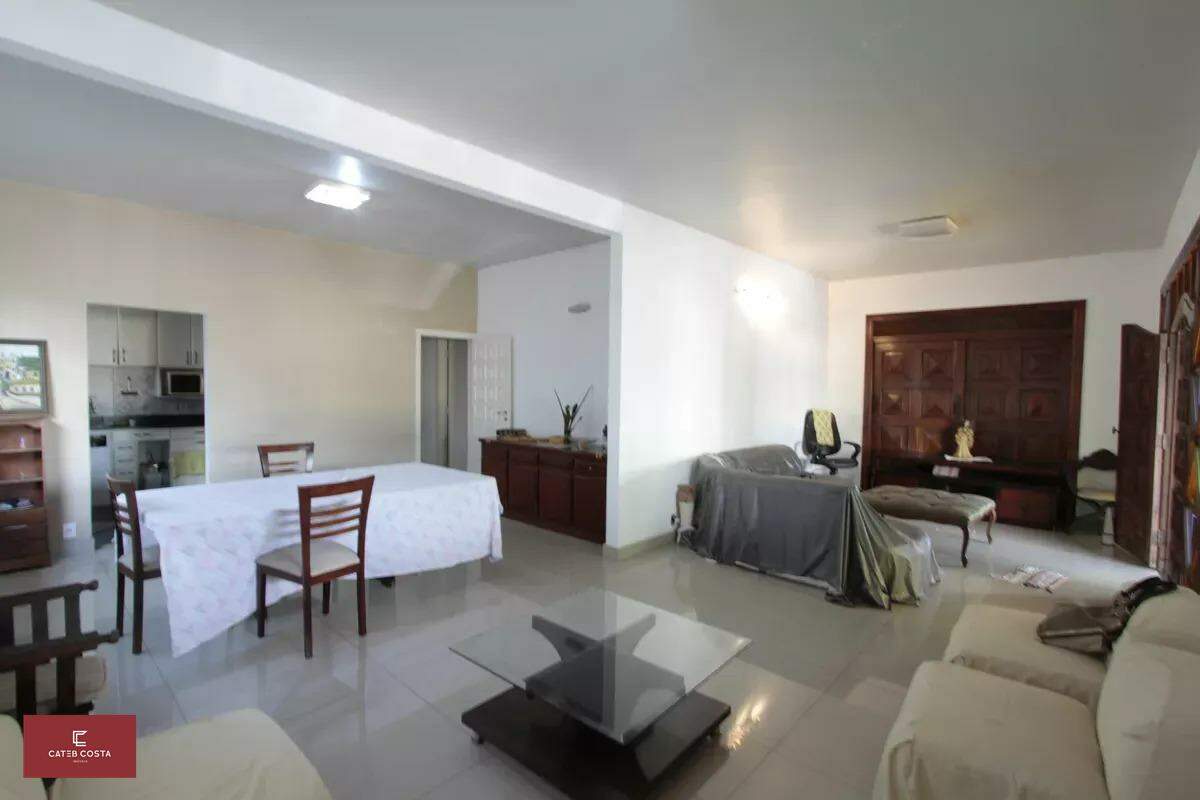 Casa à venda no Coração Eucarístico: Sala