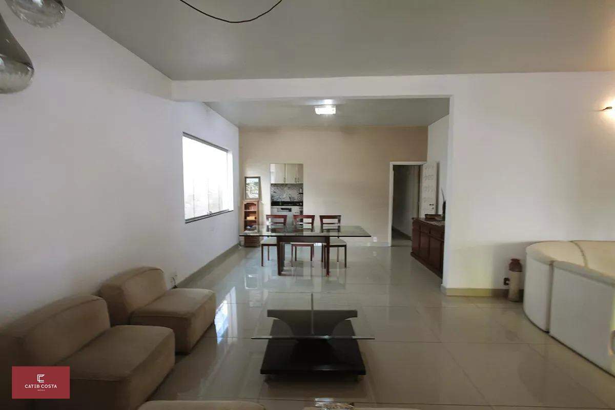 Casa à venda no Coração Eucarístico: Sala