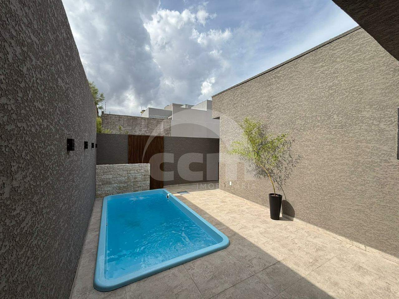 Casa à venda no CaráCará: 