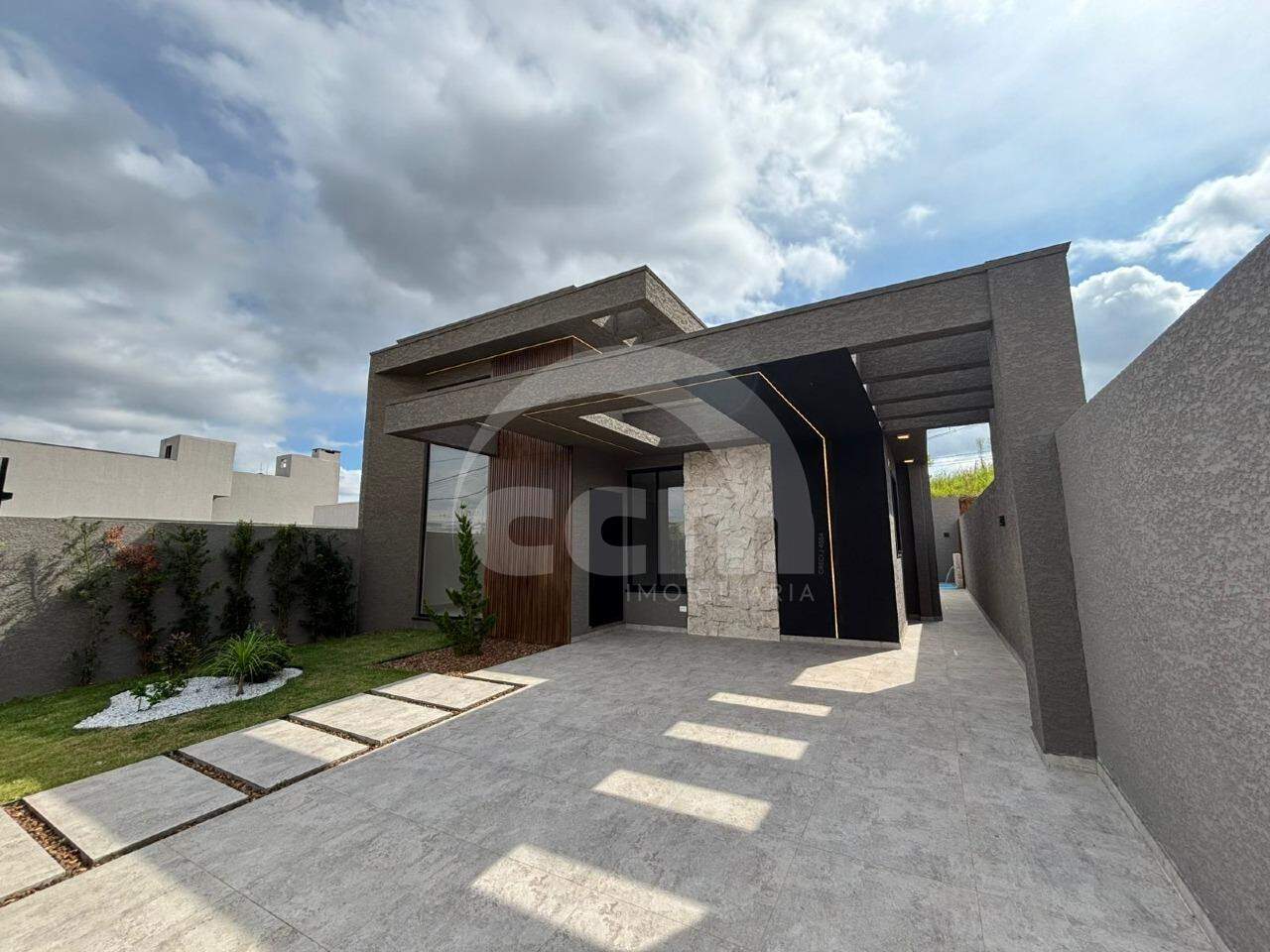 Casa à venda no CaráCará: 