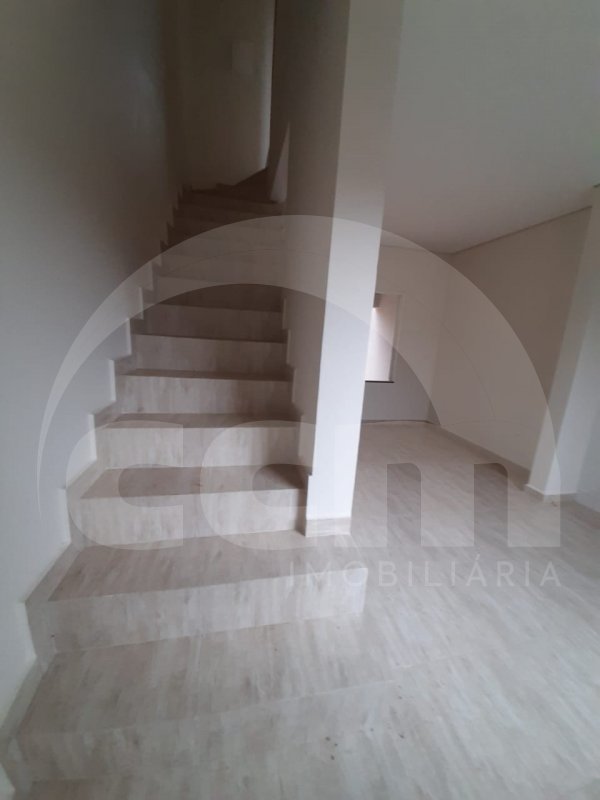 Sobrado à venda no Uvaranas: 