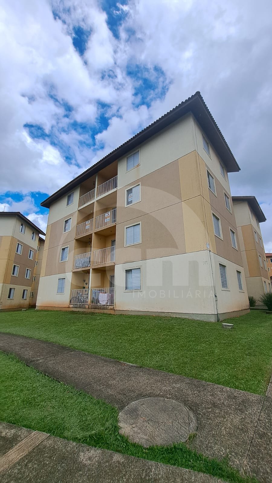 Apartamento à venda no Uvaranas: 