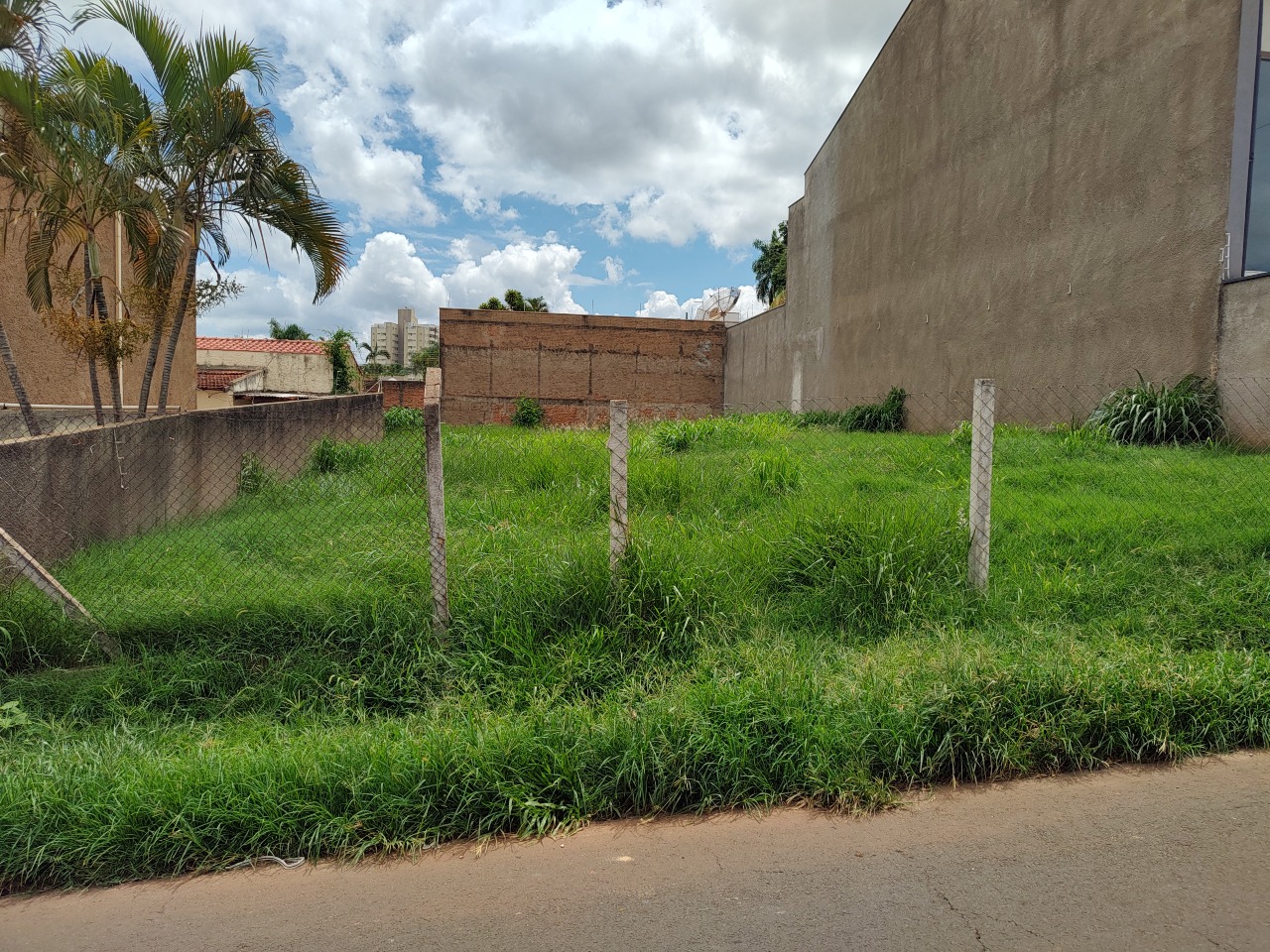 Lote à venda no Chacara do Ouro: 