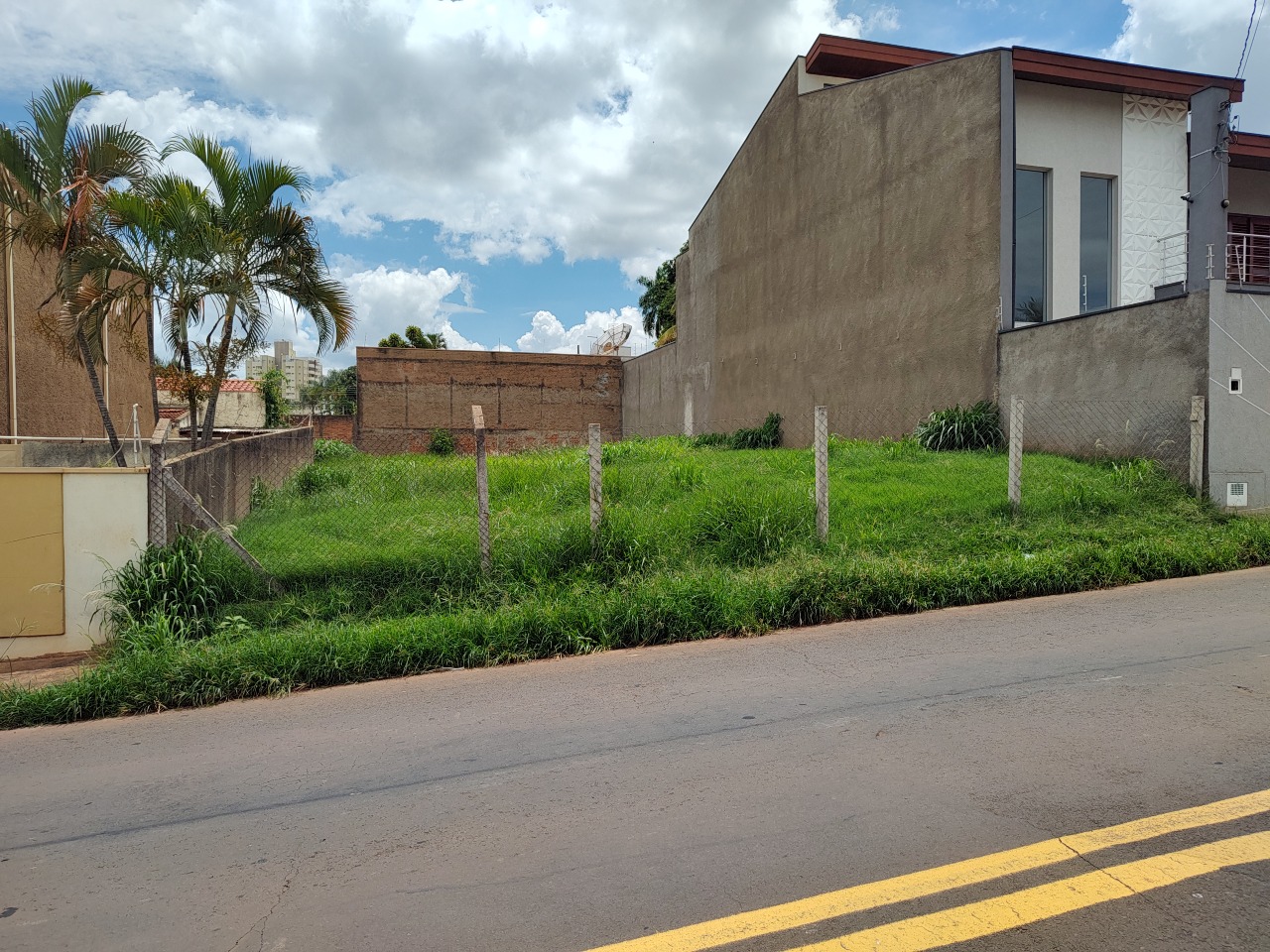 Lote à venda no Chacara do Ouro: 