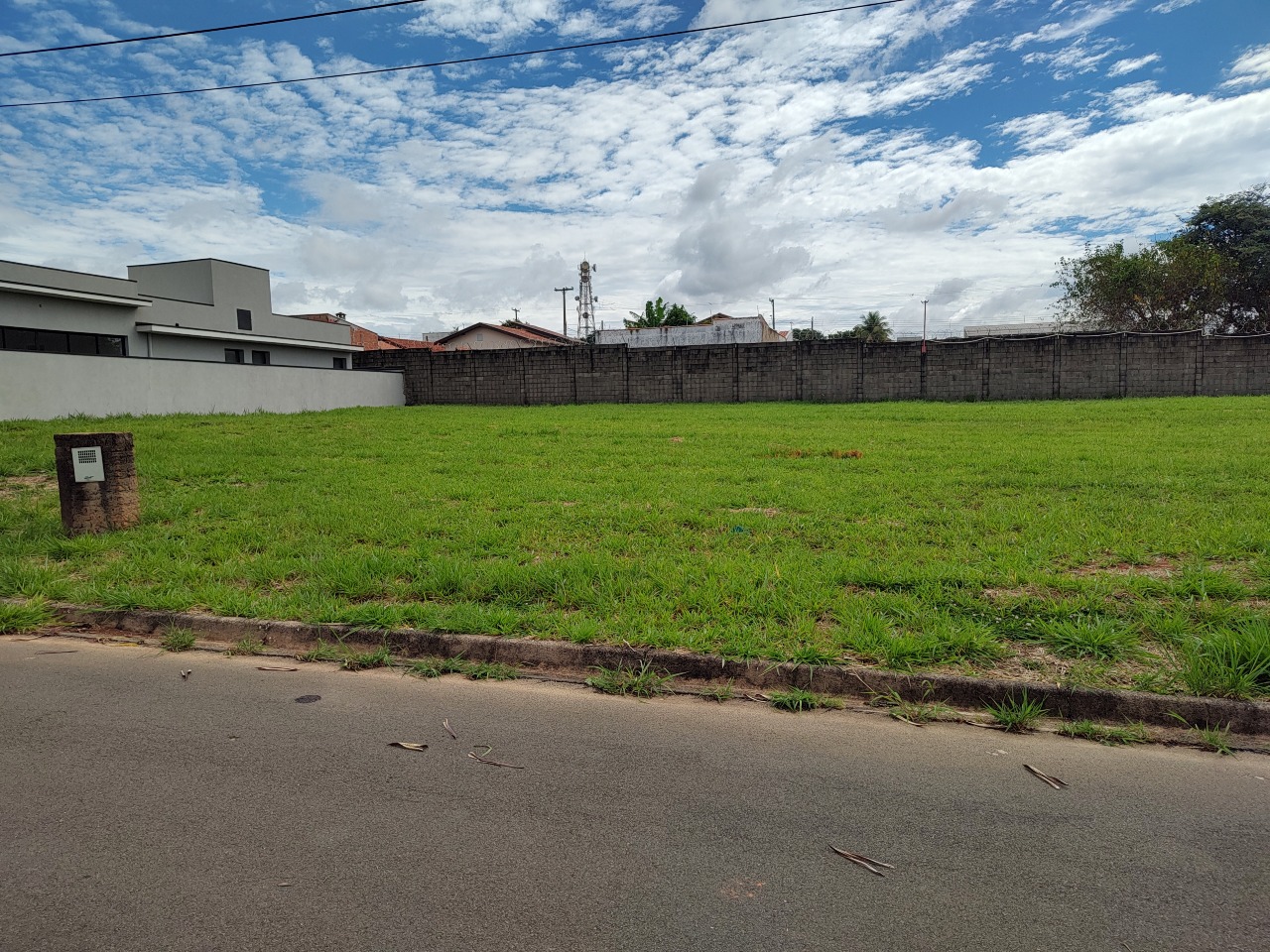 Lote em condomínio à venda no Parque da Imprensa: 