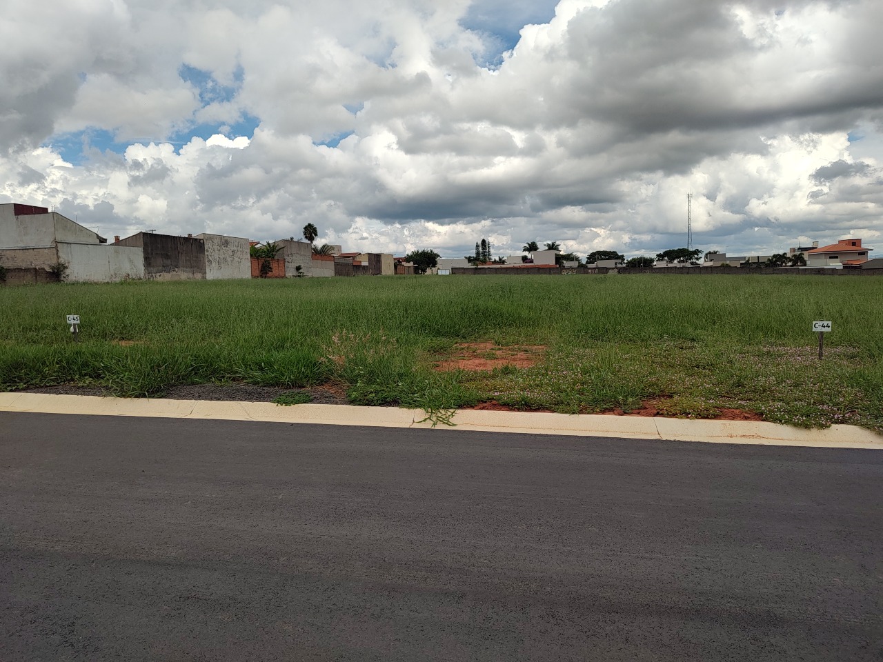 Lote em condomínio à venda no Parque da Imprensa: 