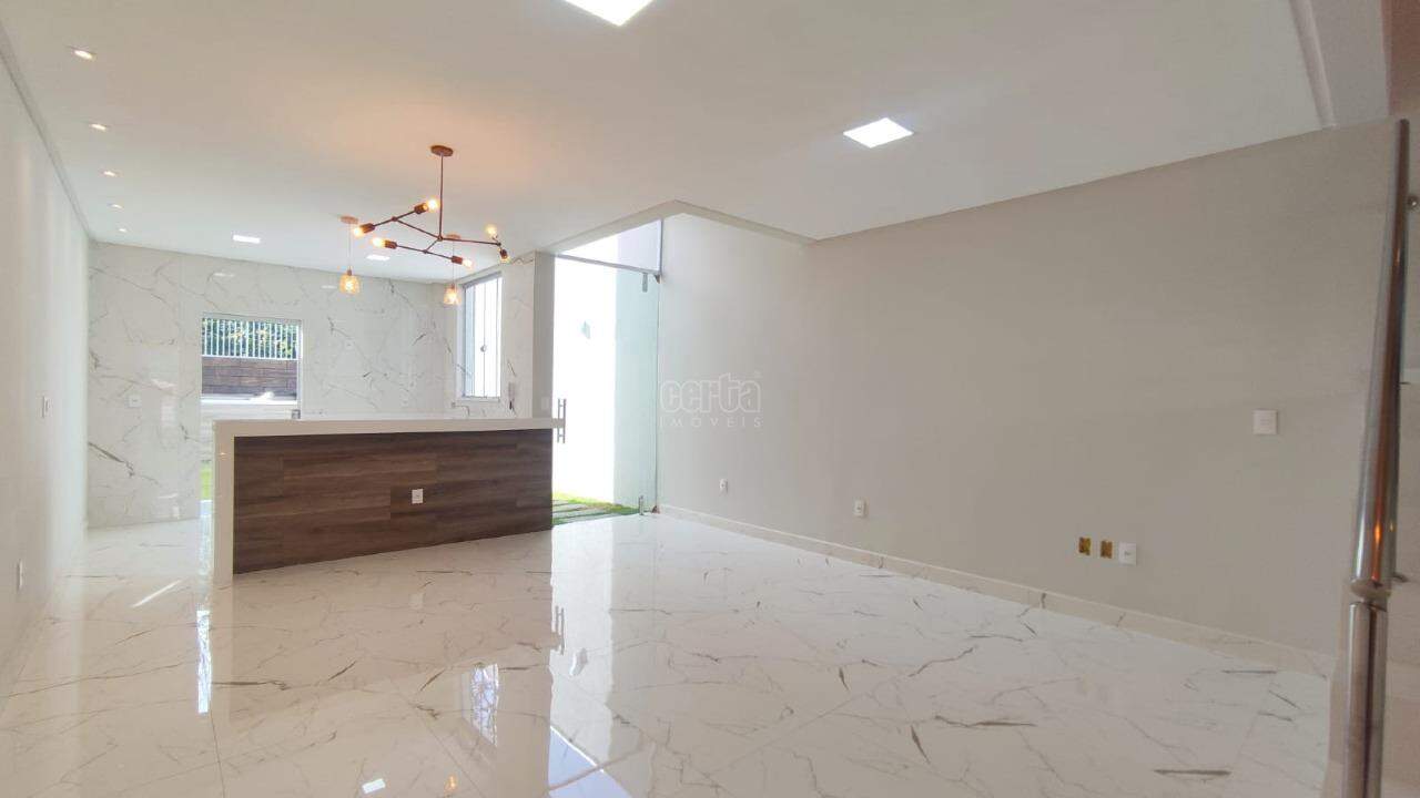 Imagem: Casa à venda, 3 quartos, 1 suíte, 3 vagas, Bairro das Fontes - Ipatinga/MG