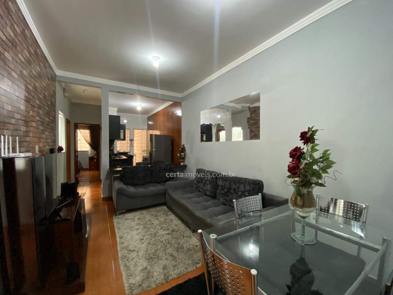 Imagem: Linda Casa de 2 Quartos no Bairro Castanheiras, Governador Valadares