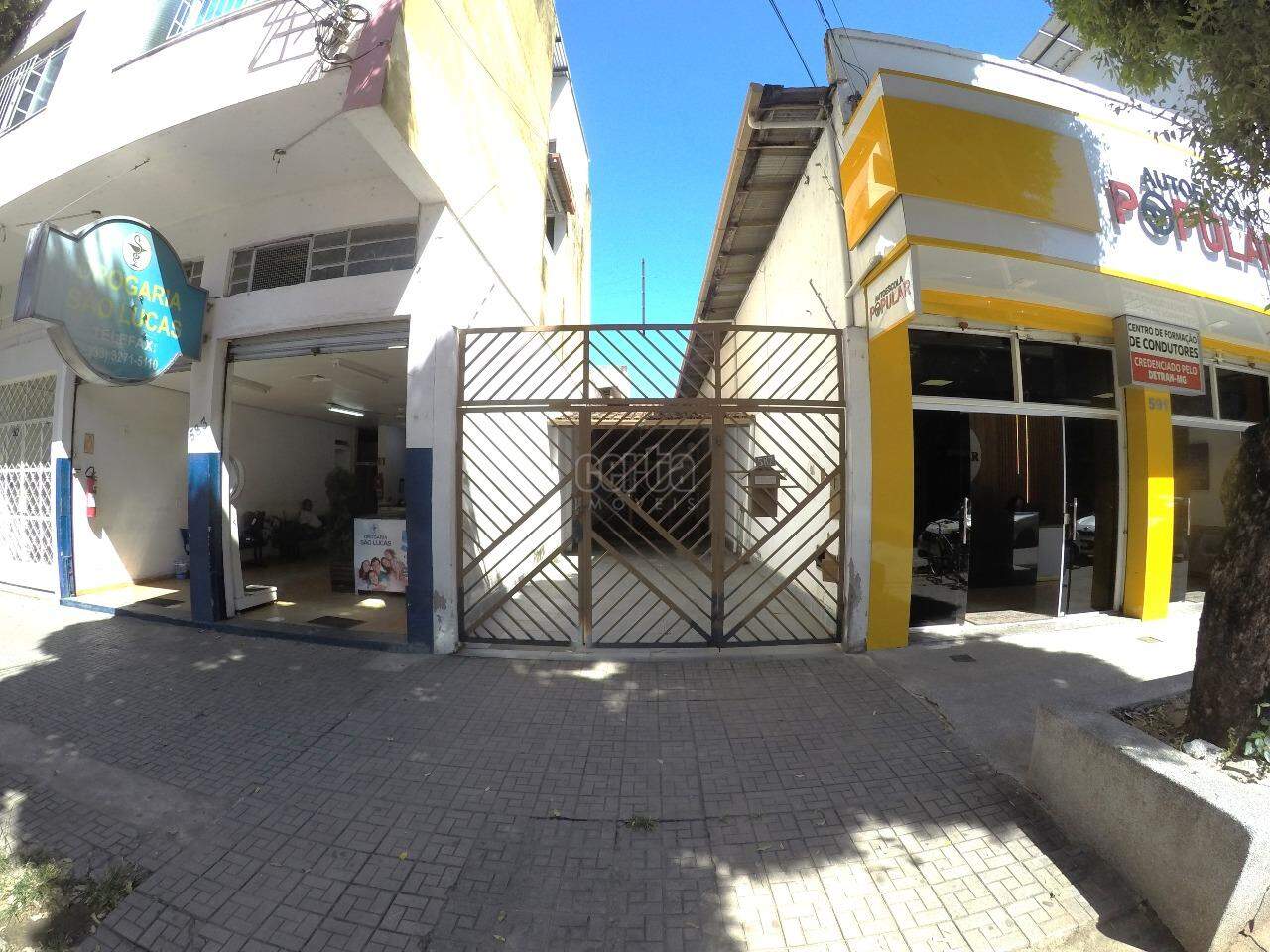 Imagem: Casa para aluguel, 5 quartos, 4 suítes, 2 vagas, Centro - Governador Valadares/MG