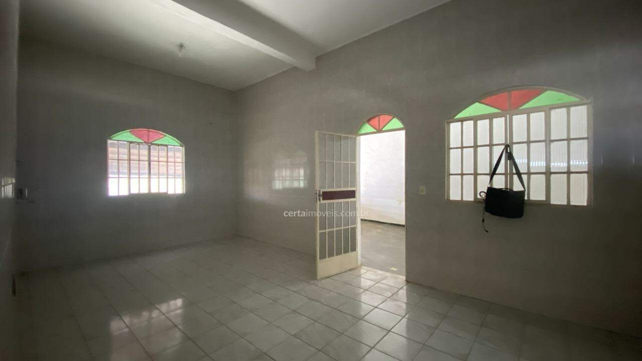 Imagem: Casa a venda com loja térrea + kitnet 