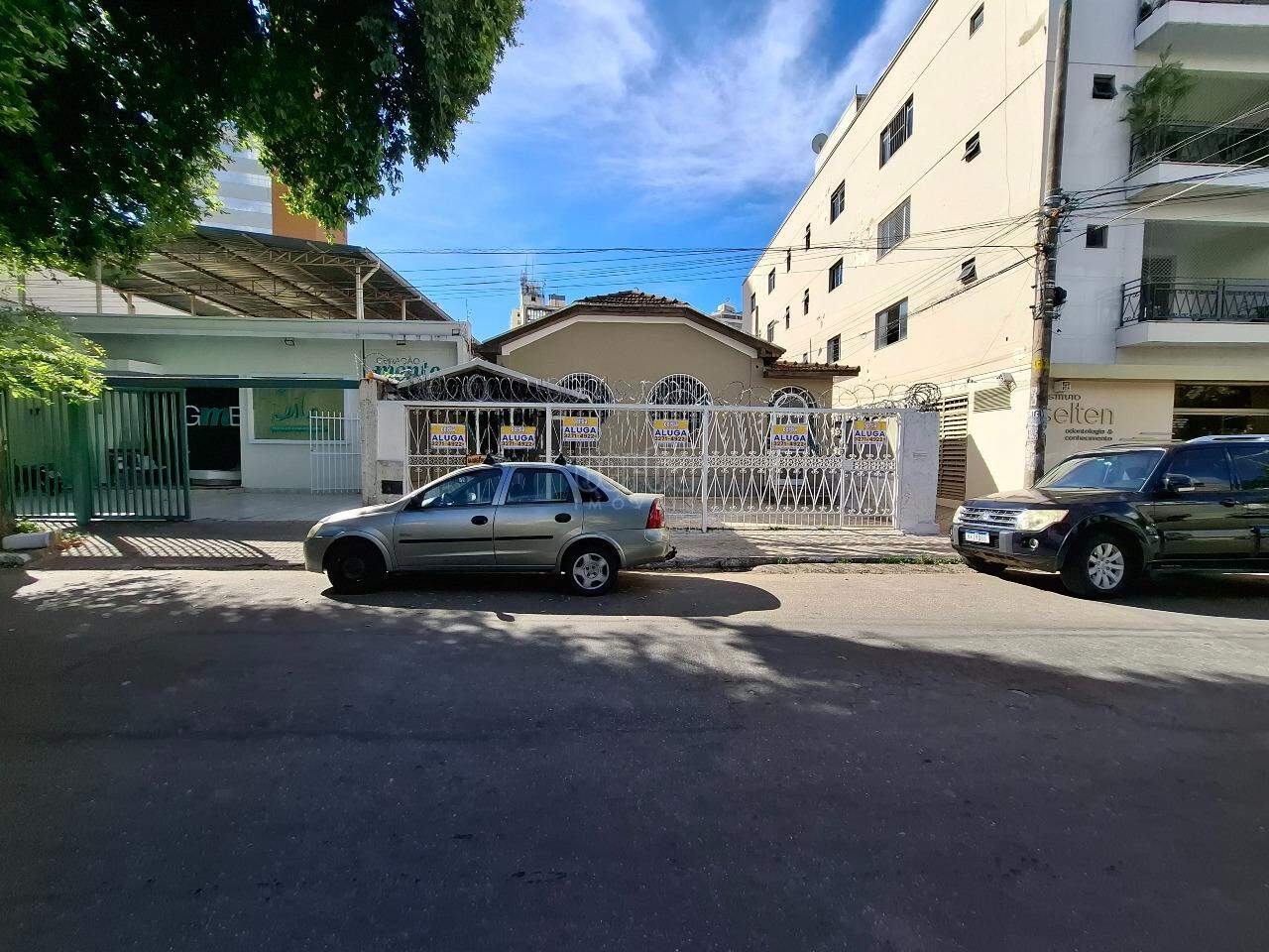 Imagem: Casa Comercial para aluguel, 7 quartos, 2 suítes, 2 vagas, Centro - Governador Valadares/MG