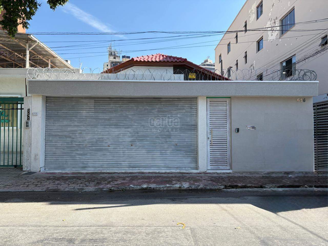Imagem: Casa Comercial para aluguel, 7 quartos, 2 suítes, 2 vagas, Centro - Governador Valadares/MG