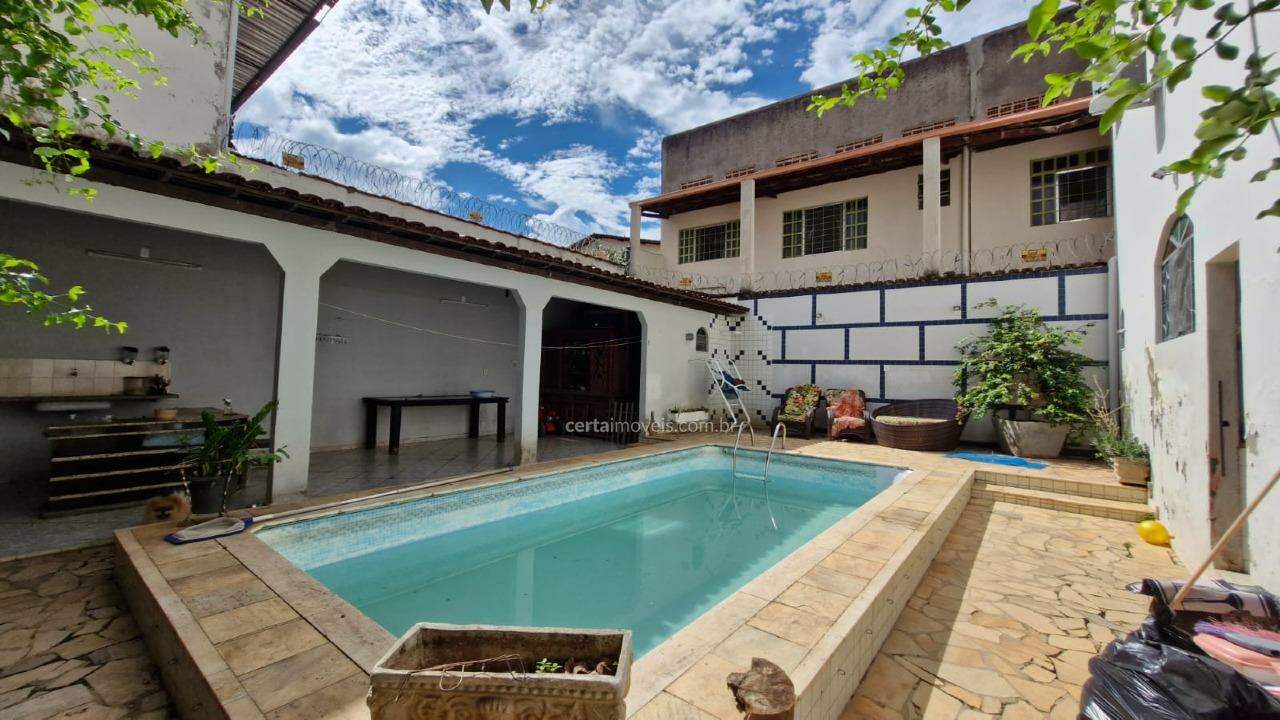 Imagem: Casa à venda, 5 quartos, 4 suítes, 2 vagas, Grã Duquesa - Governador Valadares/MG