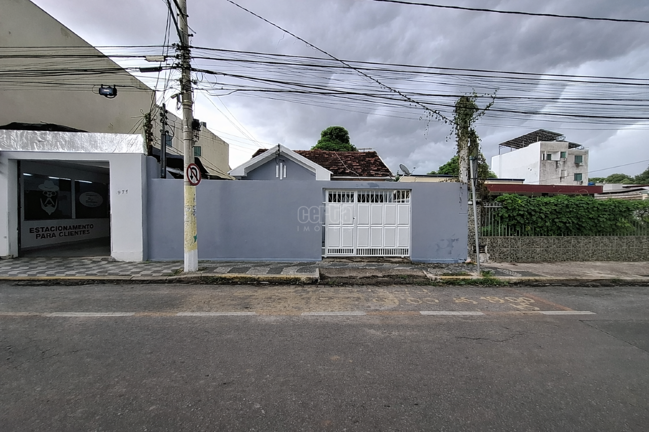 Imagem: Casa para aluguel, 7 quartos, 1 suíte, 1 vaga, Centro - Governador Valadares/MG