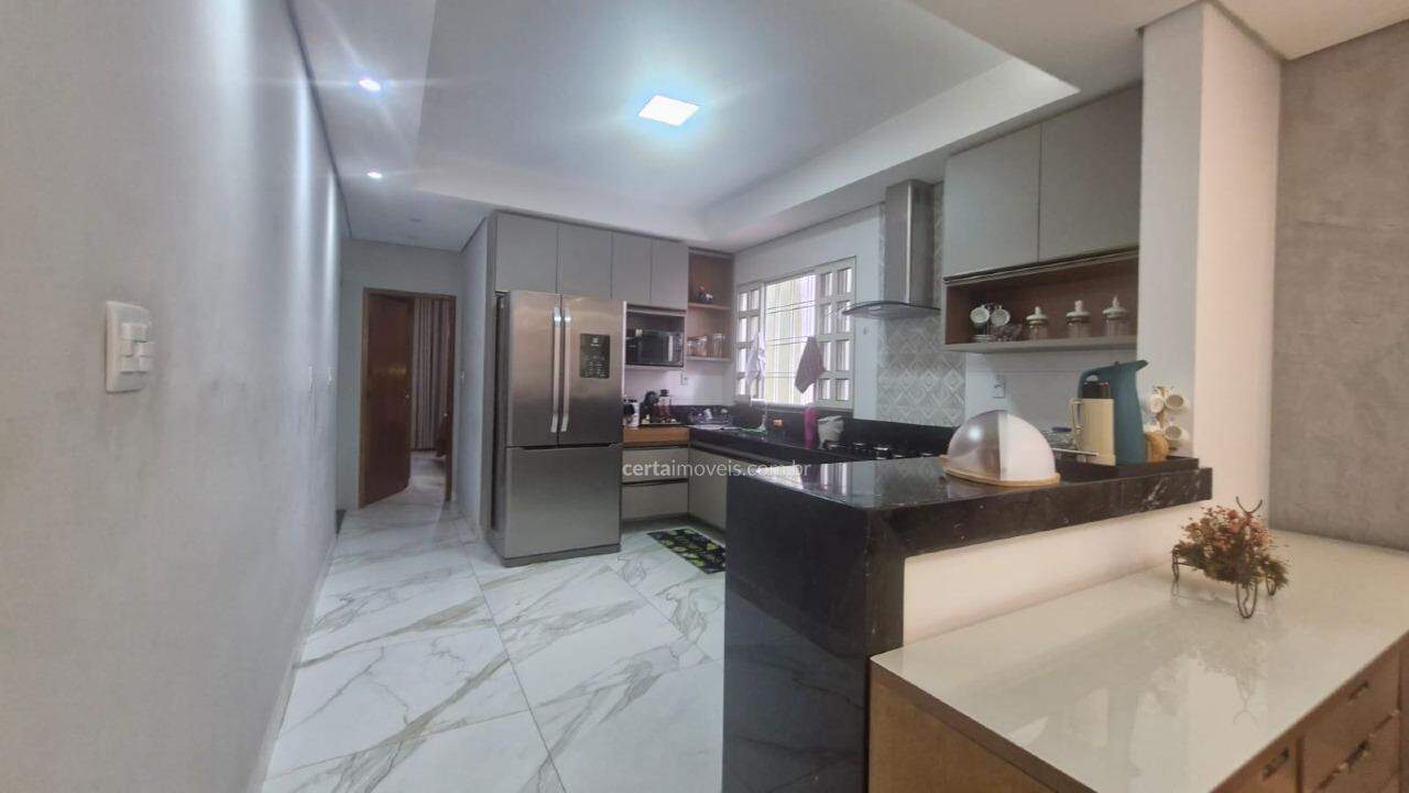 Imagem: Casa à venda, 3 quartos, 1 suíte, 4 vagas, São Paulo - Governador Valadares/MG