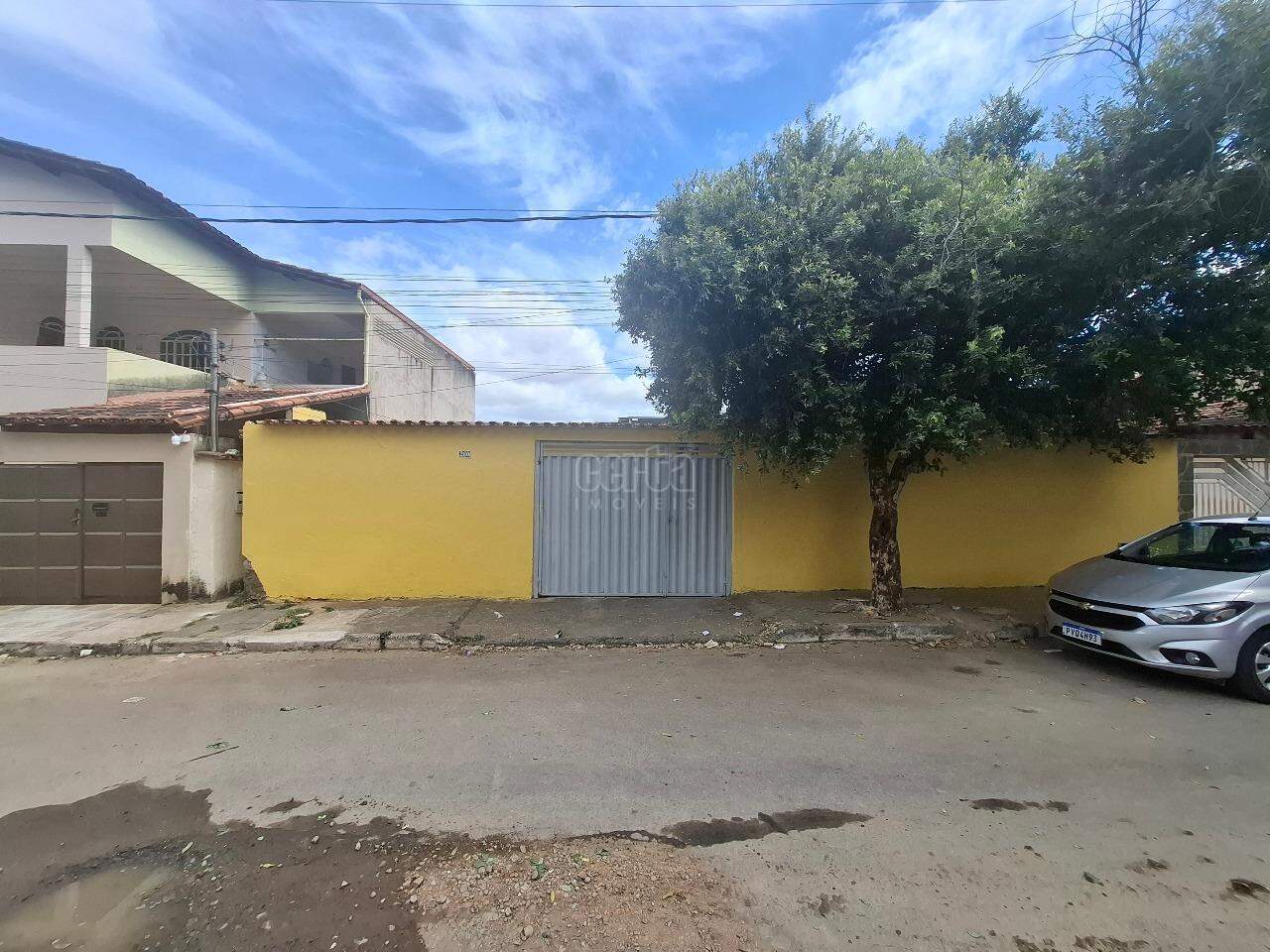 Imagem: Casa para aluguel residencial com 2 quartos, varanda e 2 vagas em Vila Isa (Gov. Valadares/MG)