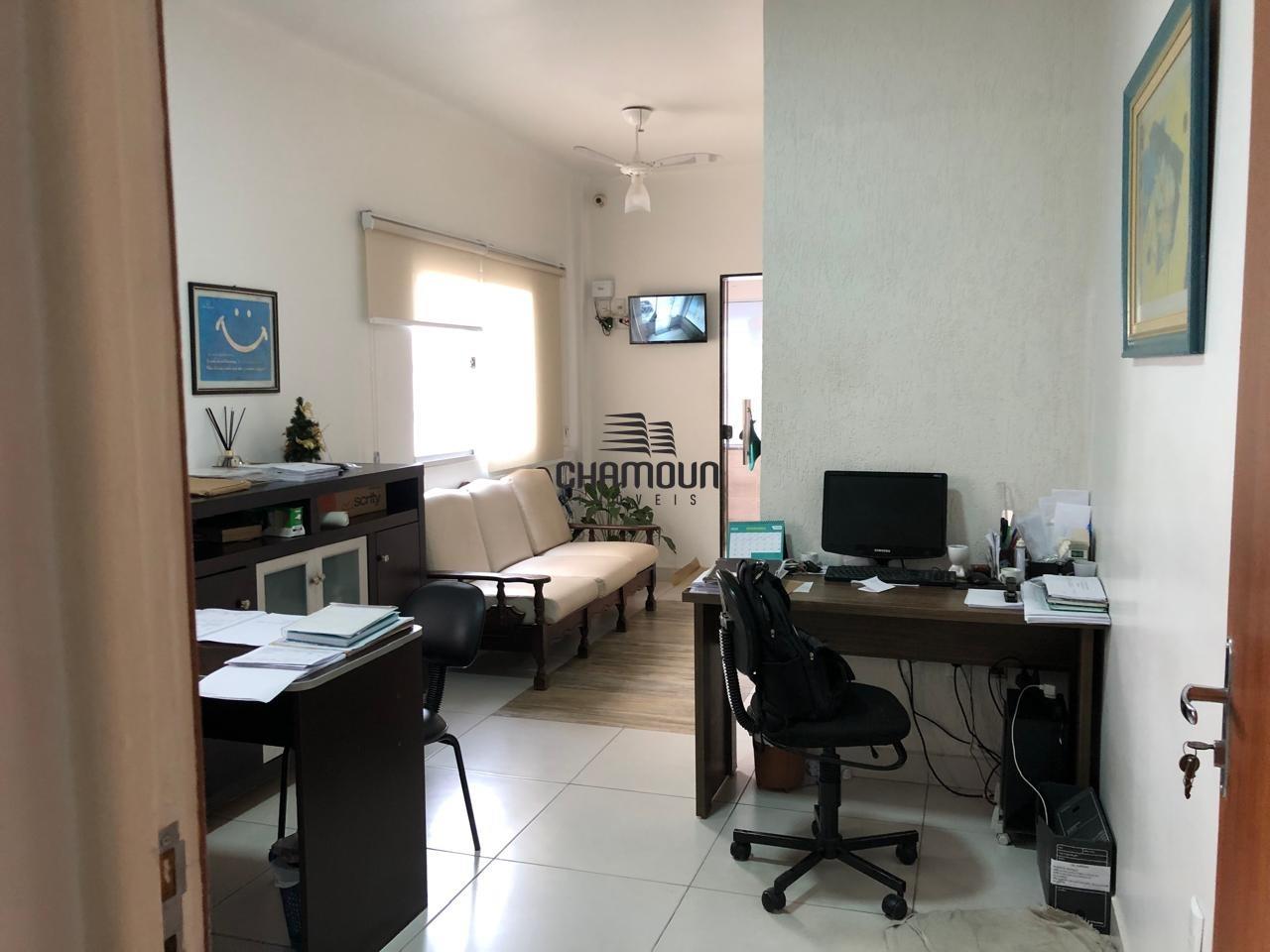 Casa à venda no Muquiçaba: Casa em ponto comercial, em Muquiçaba ES Guarapari