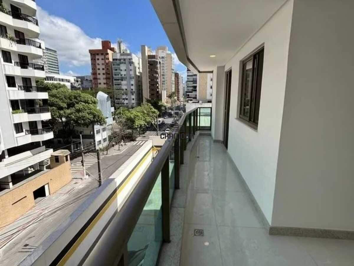 Apartamento à venda no Praia da Costa: 3 quartos, 2 suítes sendo uma canadense ES